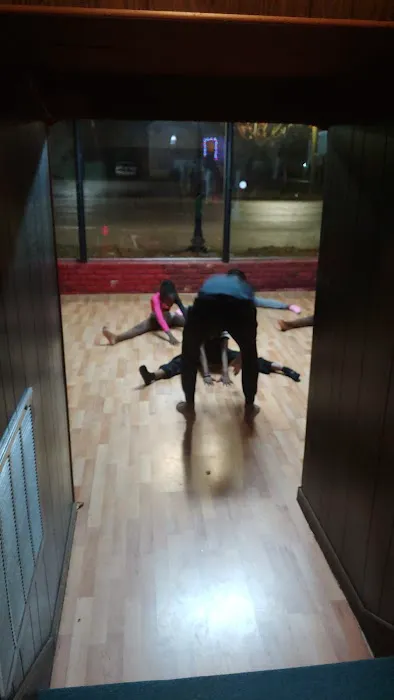 a creative Symphoni Dance Studio Picture 2