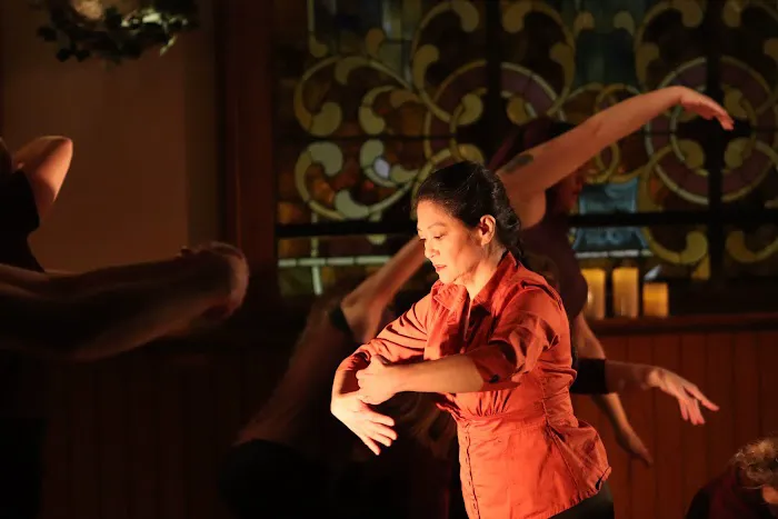 Circle Modern Dance Picture 9