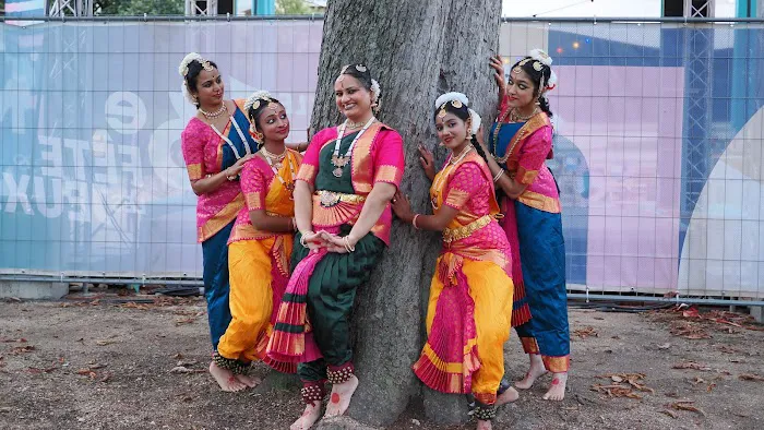 Bharatha Darshana Cumming Picture 1