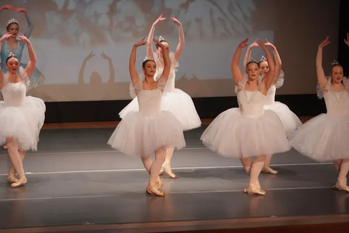 Riverwalk Dance Collective Picture 10
