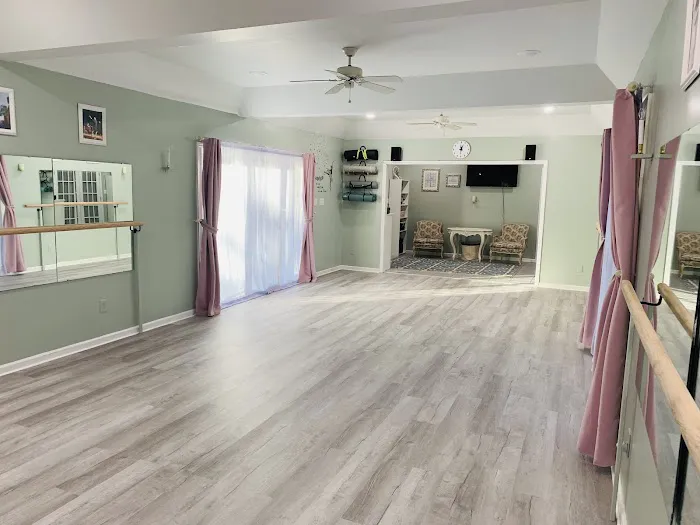 Dance Studio Elegance Picture 7
