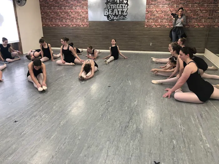 Makers Ekklesia Dance Collective Picture 2
