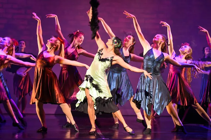Go Contemporary Dance Works Picture 6