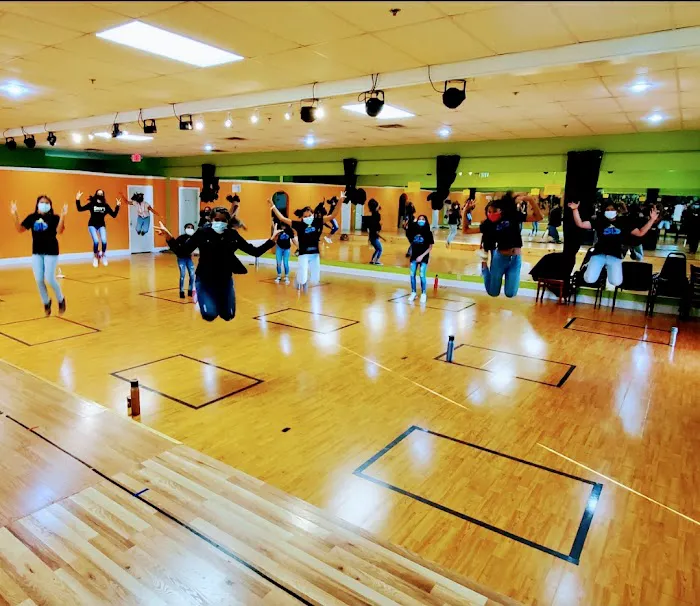 Shiv's Institute of Dance (SID) Bollywood dance school Picture 2