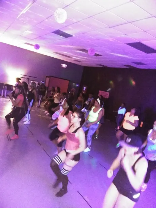 Fit Candy Studio: Pole Dance, Stretch, Line Dancing, Aerial Hoop & Fun Fitness for Women 18+ Picture 1