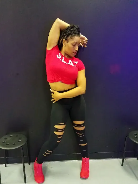 Fit Candy Studio: Pole Dance, Stretch, Line Dancing, Aerial Hoop & Fun Fitness for Women 18+ Picture 6