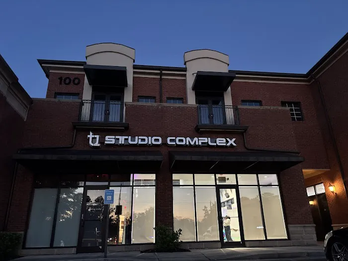 T1 Dance Studio Complex Picture 6