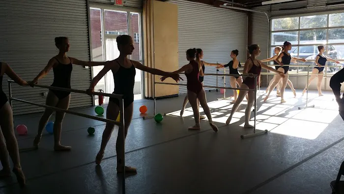 Dance Foundry Picture 7