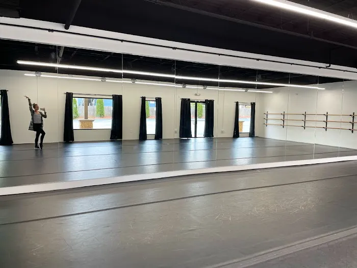 Dauphin Dance Center Picture 4