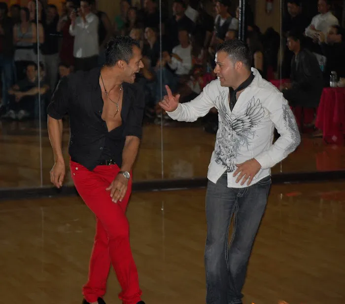 Salsambo Dance Lessons Picture 5
