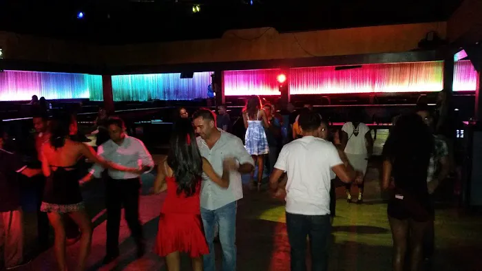 Salsambo Dance Lessons Picture 7