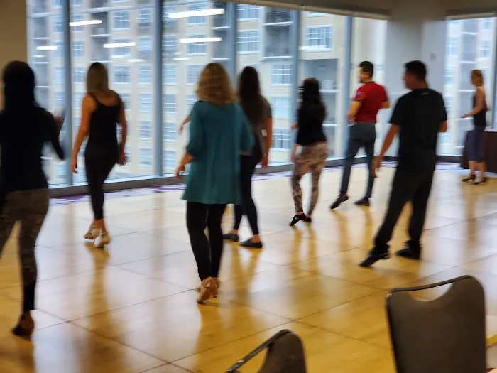 Salsambo Dance Lessons Picture 8