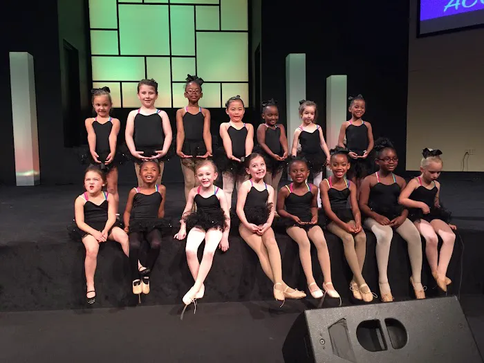 expressions in motion dance Picture 2
