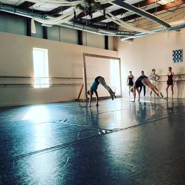 Dance Contempra Picture 3