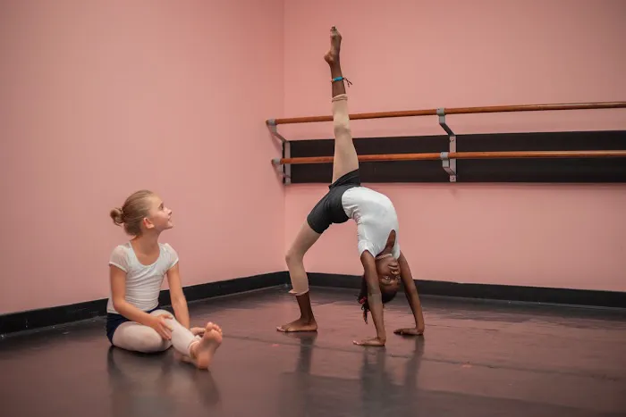 Luma Dance & Acrobatics Studio Picture 1