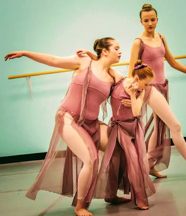 Southern Arc Dance Picture 1