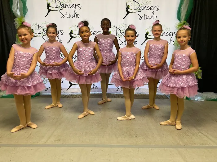 The Dancers Studio Picture 8