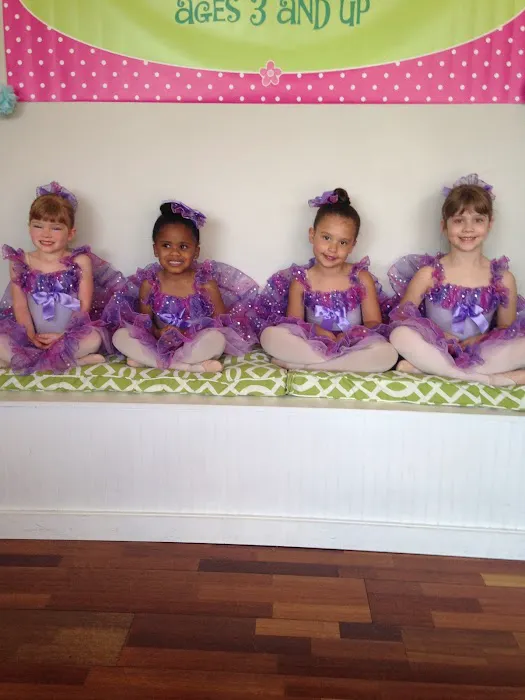 The Dancers Studio Picture 6