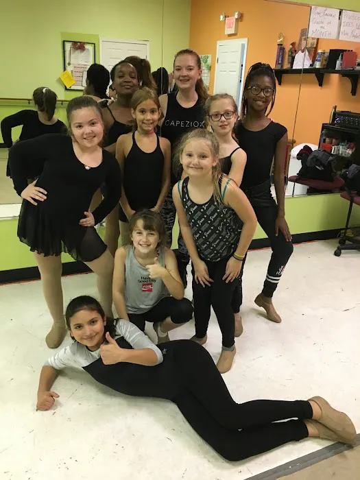 The Dancers Studio Picture 9