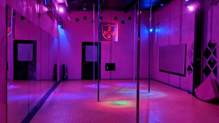 Pole Waxers Pole Dance Studio Picture 1