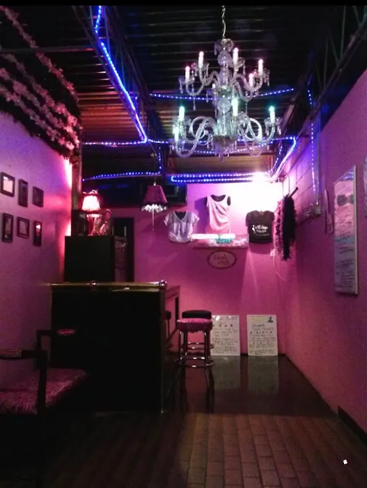 Pole Waxers Pole Dance Studio Picture 6