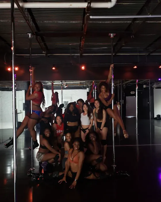 Candi Reign Poles Picture 5