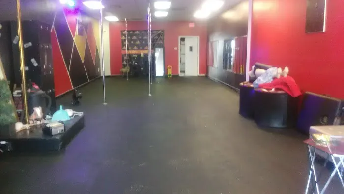 Closet Freaks Dance Studios Picture 2