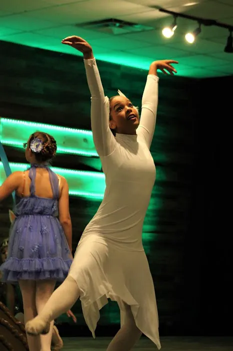 Dance Collective Picture 7