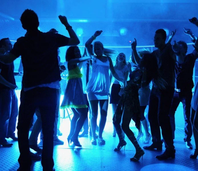 Are School Dances for Low Income Students Beneficial? Full Guide to Impact and Inclusion