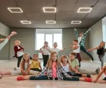 How to Make the Most of a School Dance: Tips, Themes, and Dance Floor Fun