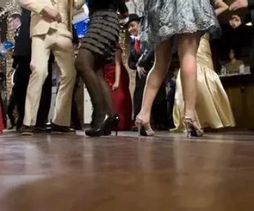 Do High School Dances Still Exist? Exploring the Evolution of School Dances