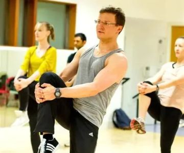 Why Hip Hop Is Popular to Improve Flexibility: Benefits of Dance for Mobility and Health