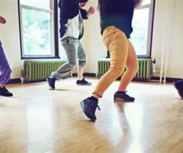 How to Master Shuffle Dance for Adults: Step-by-Step Guide and Tips