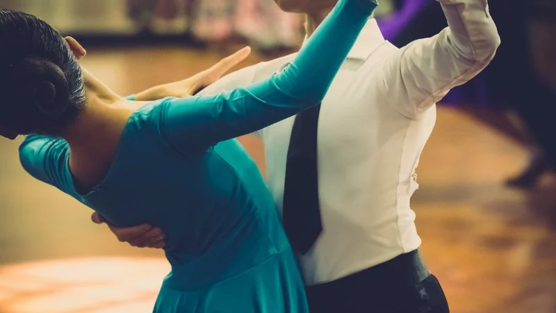 Top 10 Waltz Moves Step-by-Step Guide for Beginners