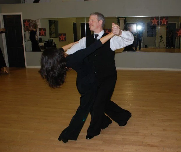 Top 10 Waltz Moves Tutorial: Learn Elegant Dancing Steps