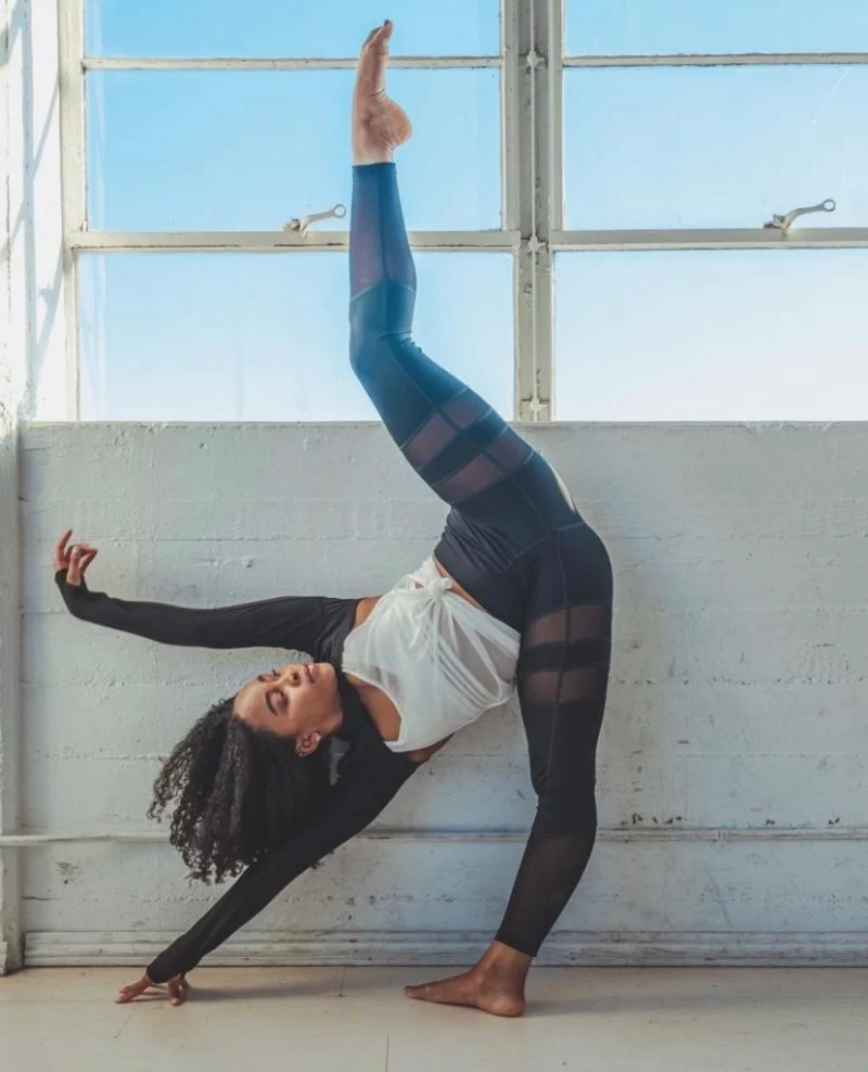 Contemporary Dance to Improve Flexibility: Step by Step