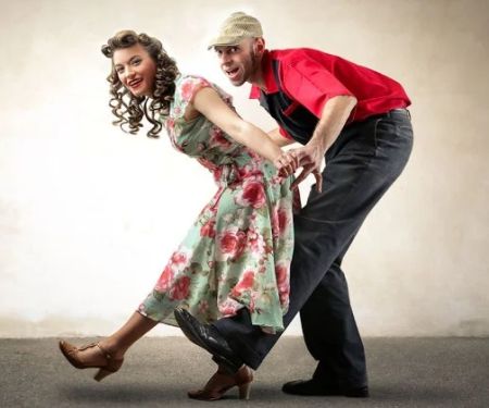 Swing Dance Near Me in the USA: Step by Step