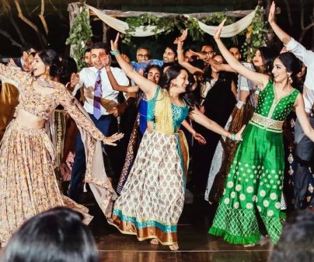Bollywood Dance for Couples: Expert Tips for Romantic and Confident Partner Dancing