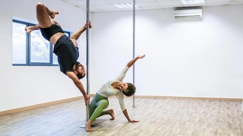 Pole Dance Step by Step Guide: Learn Moves and Techniques