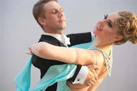 How to Master Waltz Every Dancer Should Know
