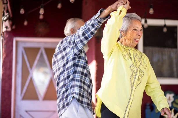 Salsa for Seniors – What You Need to Know for Safe & Fun Dancing