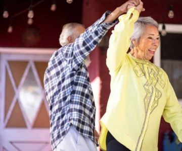 Salsa for Seniors – What You Need to Know for Safe & Fun Dancing
