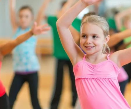 Shuffle Dance Trending on TikTok: Step by Step Guide for Beginners
