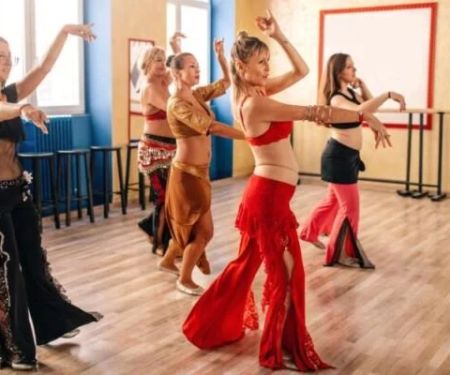 Belly Dance Explained – Complete Guide for Beginners and Enthusiasts