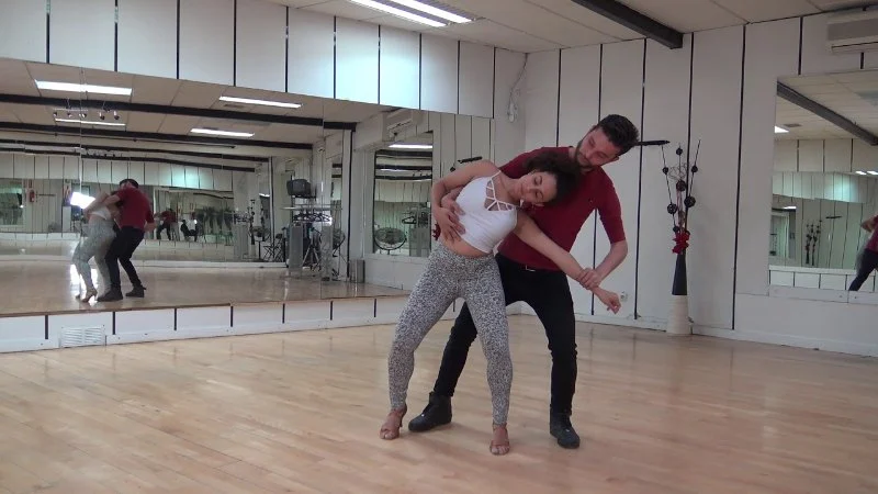 Top 10 Bachata Moves That Boost Confidence for Beginners